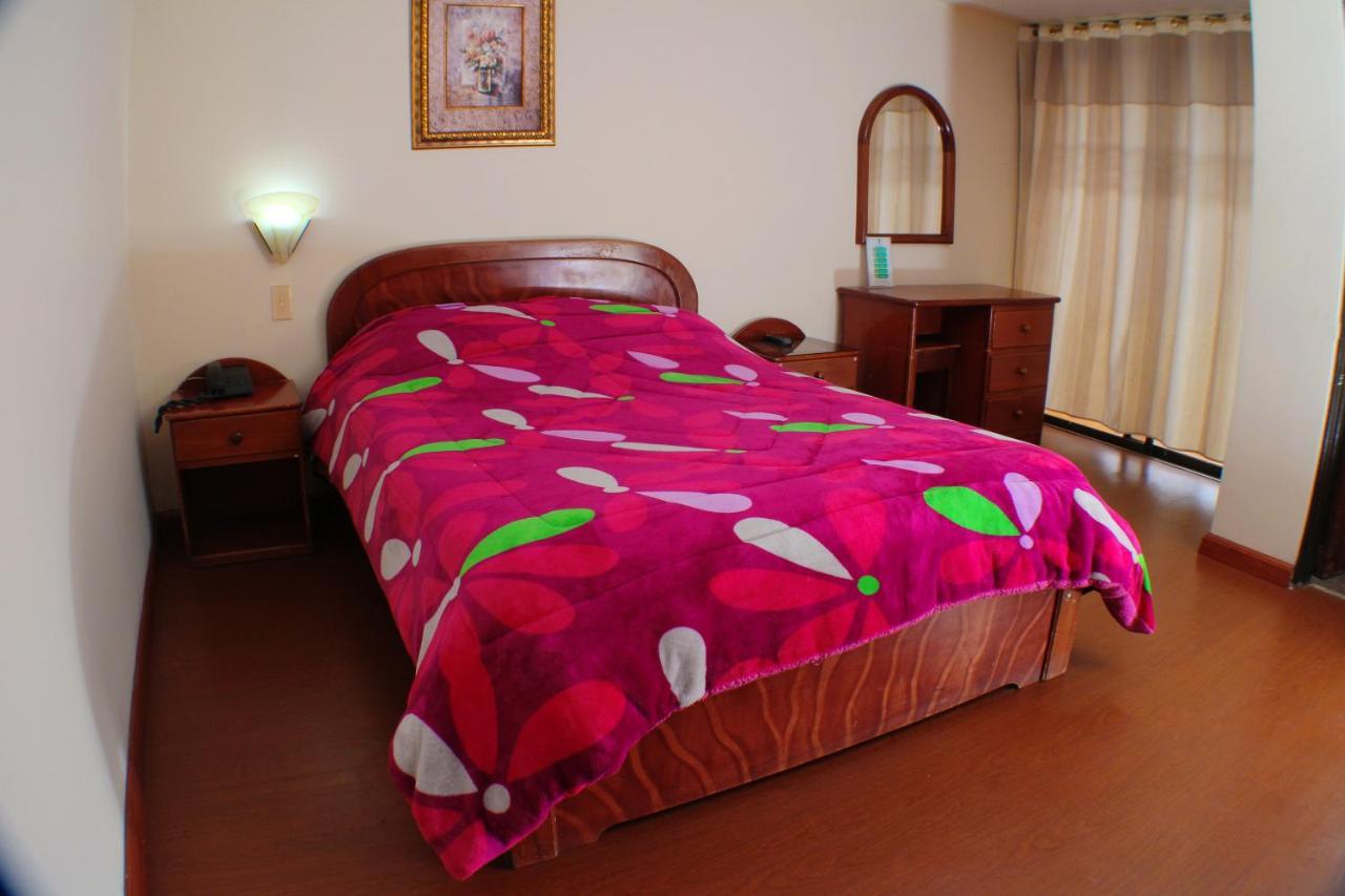 Hotel Santa Isabel 2 伊皮亚莱斯 外观 照片