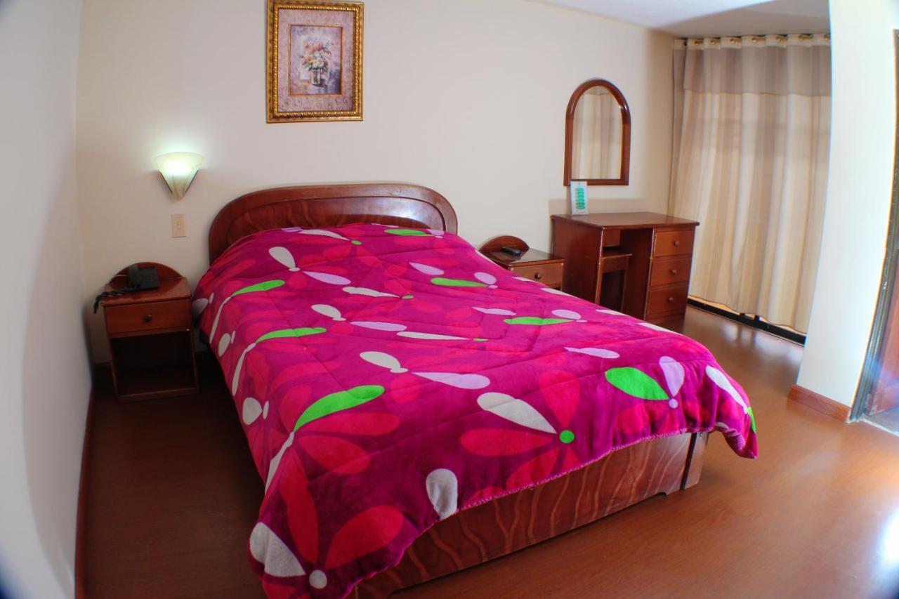 Hotel Santa Isabel 2 伊皮亚莱斯 外观 照片